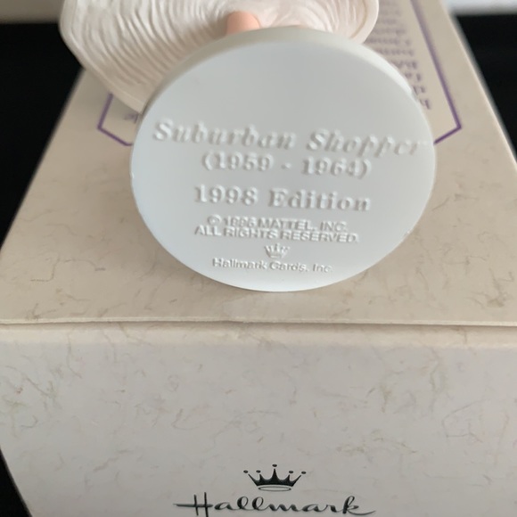 1998 Hallmark Suburban Shopper Midge Ornament - Picture 16 of 16